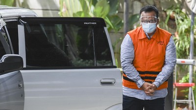 Tangan Diborgol Edhy Prabowo Diperiksa KPK