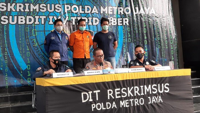 Polda Metro tangkap penyebar video azan jihad yang viral di medsos.