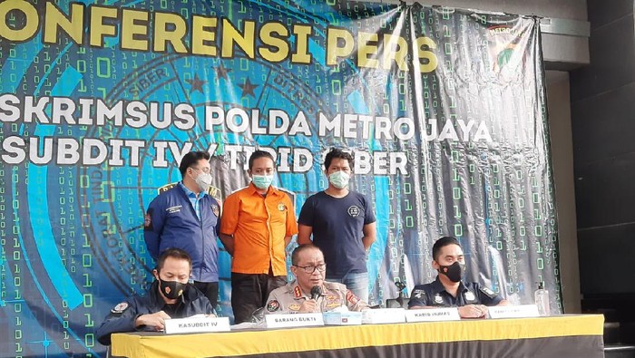 Polda Metro tangkap penyebar video azan jihad yang viral di medsos.