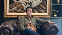 Di salah satu sudut ada pula ruang kerja dengan lukisan harimau. (Foto: dok. Instagram @fitno_fabulous) 