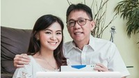 Puspa Dewi pun kini telah menjadi seorang nenek. Dok. Instagram/puspadewihc