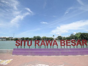 DLHK Depok Akhirnya Angkut Sampah dari Situ Rawa Besar
