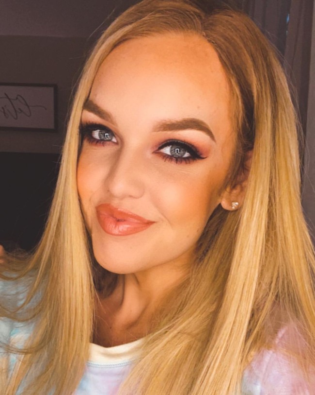 Dari 164 kg kini beratnya mencapai 72 kg. Tak hanya masalah penampilan, Samantha mengaku jika sekarang ini ia merasa lebih bahagia. Ia pun menekankan bahwa mantan pacar bukan tujuan utama transformasinya.Foto: Instagram @therealslimsammii