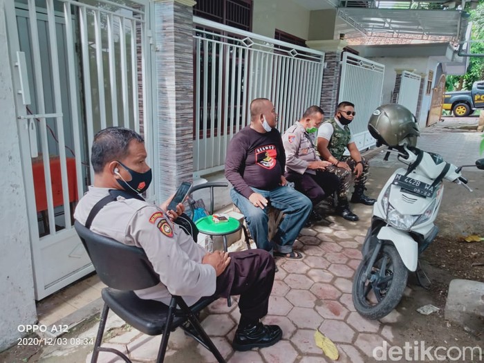 Situasi Rumah Ibunda Mahfud, Pasca Ditangkapnya Dua Massa Beratribut FPI