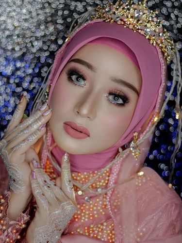 Hasil makeup Imroatul Nur Cahyani, siswi SMA yang sudah jadi MUA