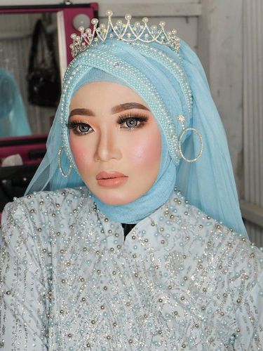 Hasil makeup Imroatul Nur Cahyani, siswi SMA yang sudah jadi MUA