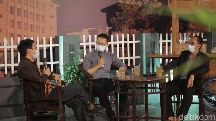 10 Program Ipong dan Bambang Dibedah Dua Akademisi