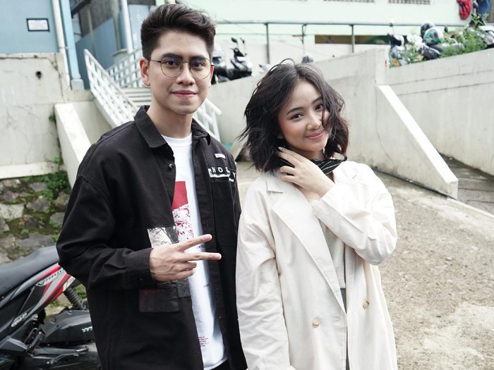 Athalla Naufal sedang pacaran dengan selebgram Ansellma Putri. Sering mesra di media sosial, di Trans TV kok malu-malu nih?