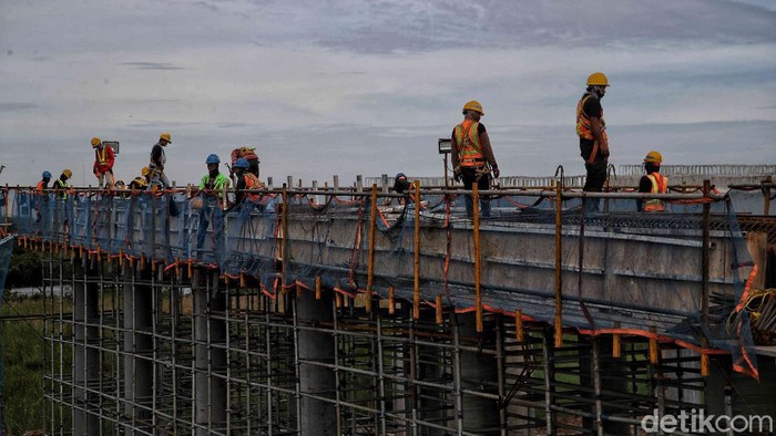 Pembangunan Jalan Tol Cibitung-Cilincing (JTCC) terus berlangsung. Proyek jalan tol tersebut pun ditargetkan dapat beroperasi pada 2021 mendatang.