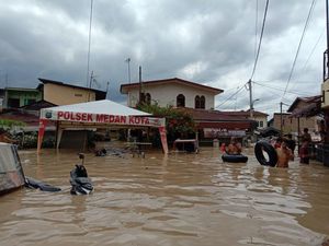 Sudah 16 Jam, Banjir di Medan Belum Juga Surut