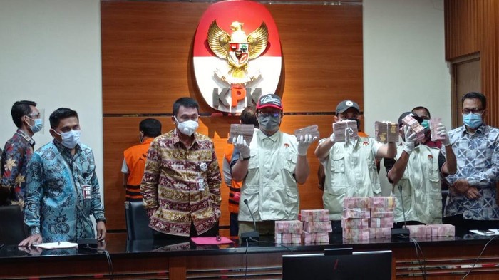 KPK konpers OTT Bupati Banggai Laut