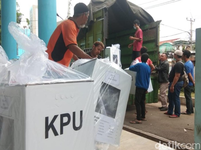 KPU Cianjur memprioritaskan distribusi logistik ke 8 kecamatan terjauh