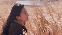 Namun Liu Yifei tampak tetap tegar seperti Mulan. (Foto: dok. Instagram @yifei_cc) 