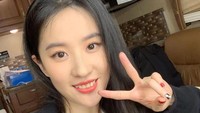 Belum lama Liu Yifei merayakan terpilihnya Mulan sebagai The Action Movie of 2020 versi E! Peoples Choice Awards dengan sebuah selfie. (Foto: dok. Instagram @yifei_cc) 