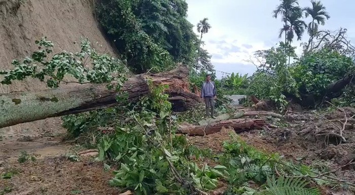 Longsor di Jalur Medan menuju Berastagi tepatnya di Sibolangit (dok. Istimewa)