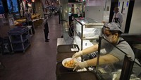 Hadirnya restoran tersebut pun menjadi salah satu oase yang menyegarkan serta stimulus bagi usaha-usaha lainnya untuk memberikan kesempatan yang sama bagi para penyandang disabilitas untuk berkarya maupun memupuk kemandirian mereka agar tak mudah bergantung pada orang lain.