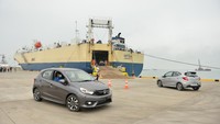 Peresmian dilakukan oleh Presiden Joko Widodo dan Menteri Perhubungan Budi Karya Sumadi. Dalam sambutannya Jokowi mengatakan Pelabuhan Patimban akan memperkuat posisi Pelabuhan Tanjung Priok yang disebut makin padat. ANTARA FOTO/Humas Kementerian Perhubungan