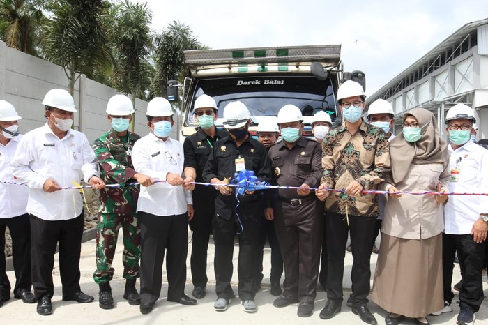 Menteri Pertanian Syahrul Yasin Limpo melepas ekspor ragam komoditas baru dari Riau berupa larva kering atau maggot black fly soldier sebanyak 4 ton ke Inggris.