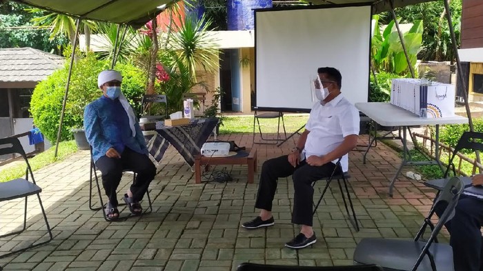 Moeldoko dan Aa Gym di Eco Pesantren Daarut Tauhid.