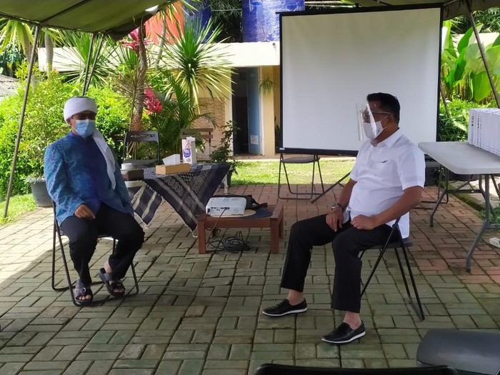 Moeldoko dan Aa Gym di Eco Pesantren Daarut Tauhid.