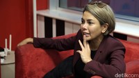 Karena geram, Maaher At Thuwailibi membalas dengan sebuah video bernada kasar. Dalam video itu, dia menyebut Nikita Mirzani sebagai lonte. (Foto: Rafida Fauzia/detikcom) 