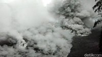 Dari data pos pengamatan gunung api semeru periode 3 Desember 2020 pukul 12.00 – 18.00/Gunung Semeru masih mengalami letusan 3 kali, guguran 5 kali dan getaran banjir/lahar hujan satu kali. Status Gunung Semeru hingga kini masih waspada di level II.