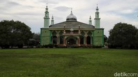 Karena menjadi satu-satunya masjid besar yang ada disana, kondisi Masjid Agung di Rupat ini terbilang masih cukup baik.