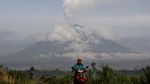 Potret Penambangan Pasir di Aliran Gunung Semeru