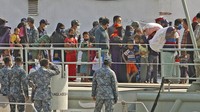 Upaya pemindahan ribuan pengungsi Rohingya ke Bhanshan menarik perhatian dunia. PBB dan kelompok hak asasi manusia menilai pulau dataran rendah itu berbahaya karena rentan terhadap topan dan banjir. AP Photo.