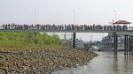 Potret Ribuan Pengungsi Rohingya Direlokasi ke Pulau Terpencil