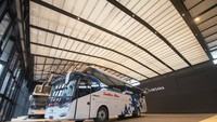 Bus social distancing Laksana yang akan digunakan PO Sumber Alam memakai bodi tipe Legacy SR2 HD Prime, yang dikombinasi sasis Hino RK8. Foto: Dok. CV Laksana