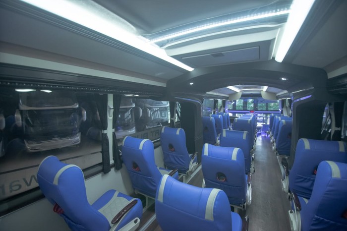 Produk bus social distancing terbaru Laksana
