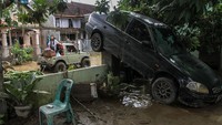 Seperti diketahui, merendam sejumlah daerah di Medan, Sumatera Utara. BMKG pun buka suara untuk memberikan analisis soal penyebab banjir tersebut. BMKG menyebut banjir yang berdampak pada tujuh dari 21 kecamatan di Medan ini dipicu asupan air dari pantai barat dan timur Sumatera.
