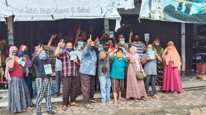 Sebanyak lebih dari 2.300 pedagang pasar Kota Rembang sepakat mendukung kemenangan Paslon Bupati-Wakil Bupati Rembang nomor urut 1, Harno-Bayu.