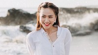 Beberapa kali komentar Jonathan di Instagram Shania bikin baper netizen. Foto: dok instagram
