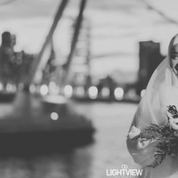 Tentu ada momen-momen yang aku sangat ratapi karena mantan tunanganku adalah duda. Dia punya dua anak kecil dan aku sudah dekat dengan mereka. Aku menantikan hidup baru sebagai istri dan ibu tiri. Walaupun hubungan itu sudah berakhir, aku merasa aku kehilangan hidup yang seharusnya aku bisa bangun, ujar wanita yang bertemu mantan tunangan lewat aplikasi kencan khusus para muslim ingin mencari pasangan untuk menikah itu. Foto: lightviewsg/FB