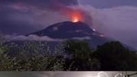 Aktivitas tiga gunung berapi di Indonesia mengalami peningkatan dalam waktu yang hampir bersamaan. Pada 29 November 2020, gunung Ile Ape Lewotolok yang berada di Provinsi Nusa Tenggara Timur meletus. Lalu pada 1 Desember 2020, Gunung Semeru di Jawa timur juga meletus hingga ratusan warga mengungsi. Istimewa