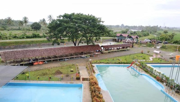 Kolam pemandian di Kabupaten Pidie, Aceh.