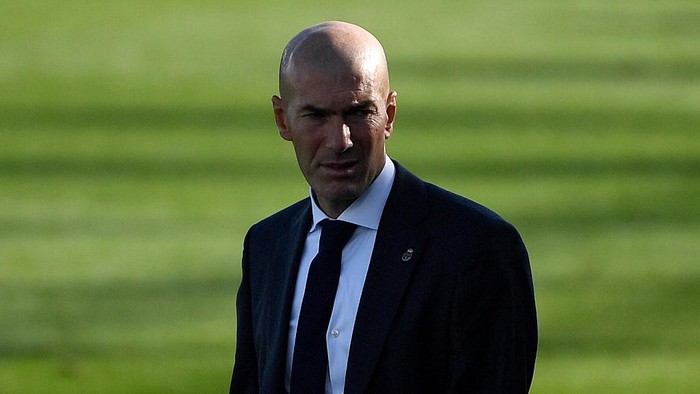 Zidane Real Madrid's French coach Zinedine Zidane reacts during the Spanish League football match between Real Madrid and SD Huesca at the Alfredo Di Stefano stadium in Valdebebas, northeastern Madrid, on October 31, 2020. (Photo by OSCAR DEL POZO / AFP)