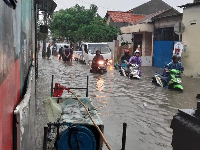 banjir di surabaya
