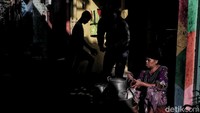 Menurut Dita, memotret ibu kota Jakarta itu tak hanya melulu tentang gedung, tapi ada kemiskinan dan kesemrawutan Jakarta.