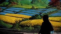 Bermodalkan kreatifitas dan mengerti beragam teknik fotografi, ia bisa menghasilkan karya-karya yang terbilang sangat ciamik.