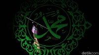 Seperti memotret kehidupan warga pinggiran Jakarta, mural kehidupan serta kegiatan spiritual dengan perpaduan kombinasi komposisi cahaya dan warna akan menghasilkan karya fotografi yang menarik.