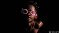 Bermain cahaya itu memang sungguh mengasyikan menurutnya. Gimana menurut kalian. Selamat menikmati akhir pekan yang indah dengan karya-karya mempesona.