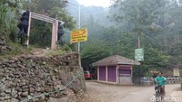 Kepala Desa Rahtawu, Didik Ariyadi mengatakan, saat ini memang desanya ada banyak spot wisata. Tercatat ada 13 lokasi wisata ada di Desa Rahtawu.