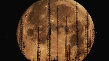 Bulan adalah salah satu tema favorit Cooley. Sebagian besar waktunya ia habiskan untuk mendapatkan bidikan Bulan purnama yang cantik selama memungkinkan. Foto: Zachcooleyphoto via Bored Panda