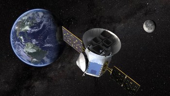 TESS (Transiting Exoplanet Survey Satellite), sebuah teleskop luar angkasa untuk program Penjelajah NASA, dikerahkan untuk mencari eksistensi exoplanet, sebutan untuk planet di luar Tata Surya. Lalu juga adanya misi rover ke planet Mars untuk mencari tanda-tanda kehidupan di sana. Foto: istimewa