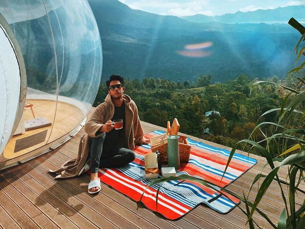 Gantengnya Joshua March, Penyanyi Keren yang Hobi Ngopi