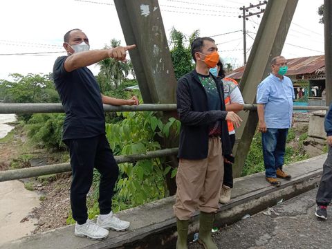 Gubsu Edy Rahmayadi meninjau banjir di Medan