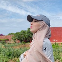 Terpilih sebagai salah satu nominasi wanita tercantik, ia pun mendapat dukungan dari banyak penggemar. Foto: Instagram @ihssanebenalluch